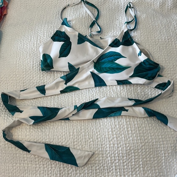 Cupshe bikini - Picture 2 of 6